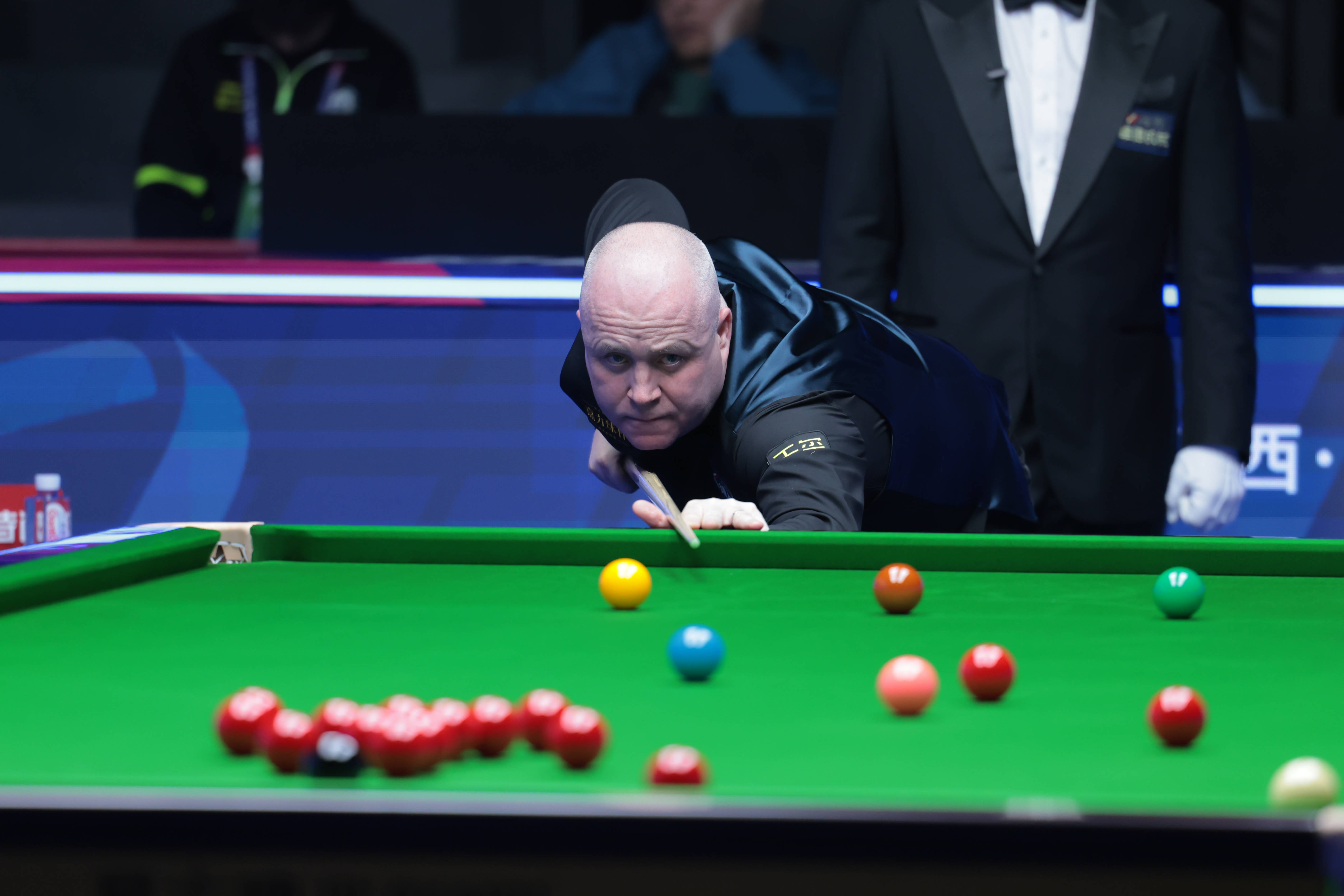 出了他比赛 出了他比赛